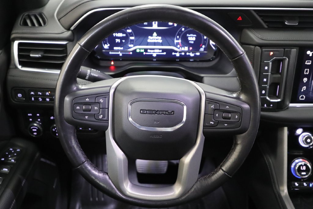 Used 2022 GMC Yukon Denali w/ Advanced Technology Package AWD/4WD image 4