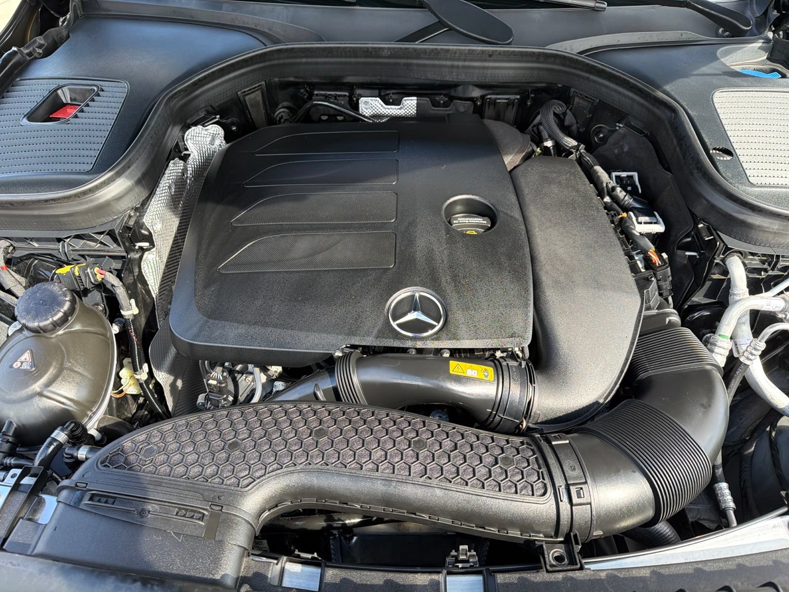 Used 2022 Mercedes-Benz GLC 300 image 11