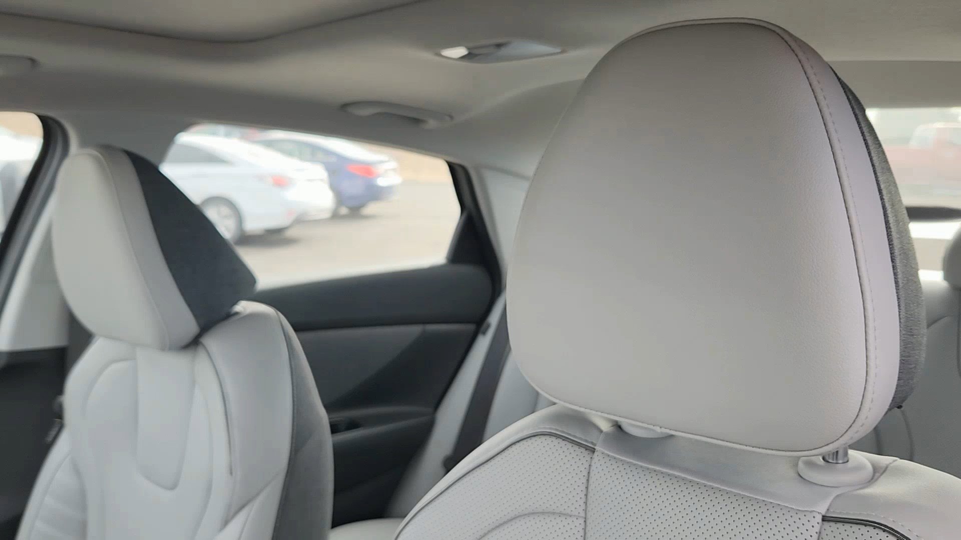 New 2026 Hyundai Elantra Limited image 9