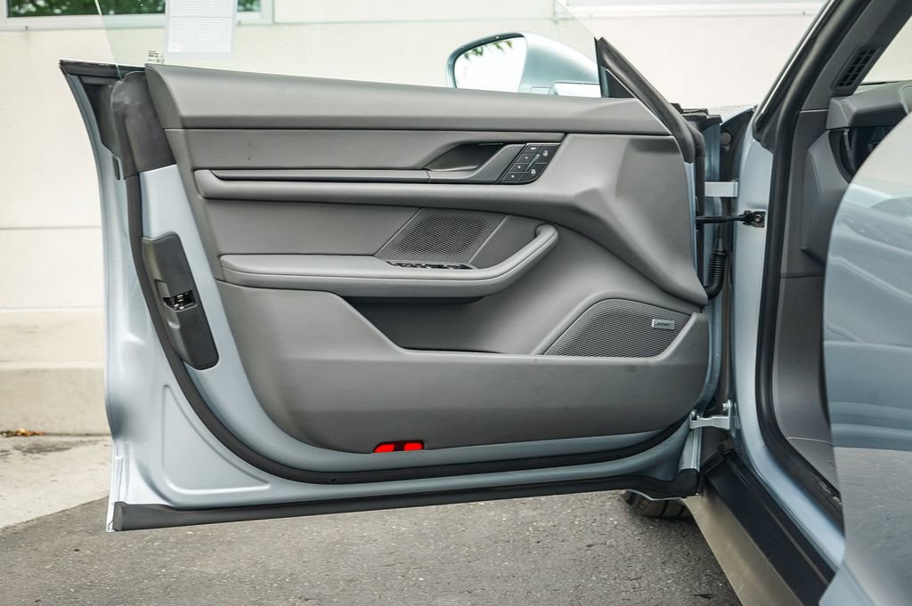 Used 2024 Porsche Taycan image 19