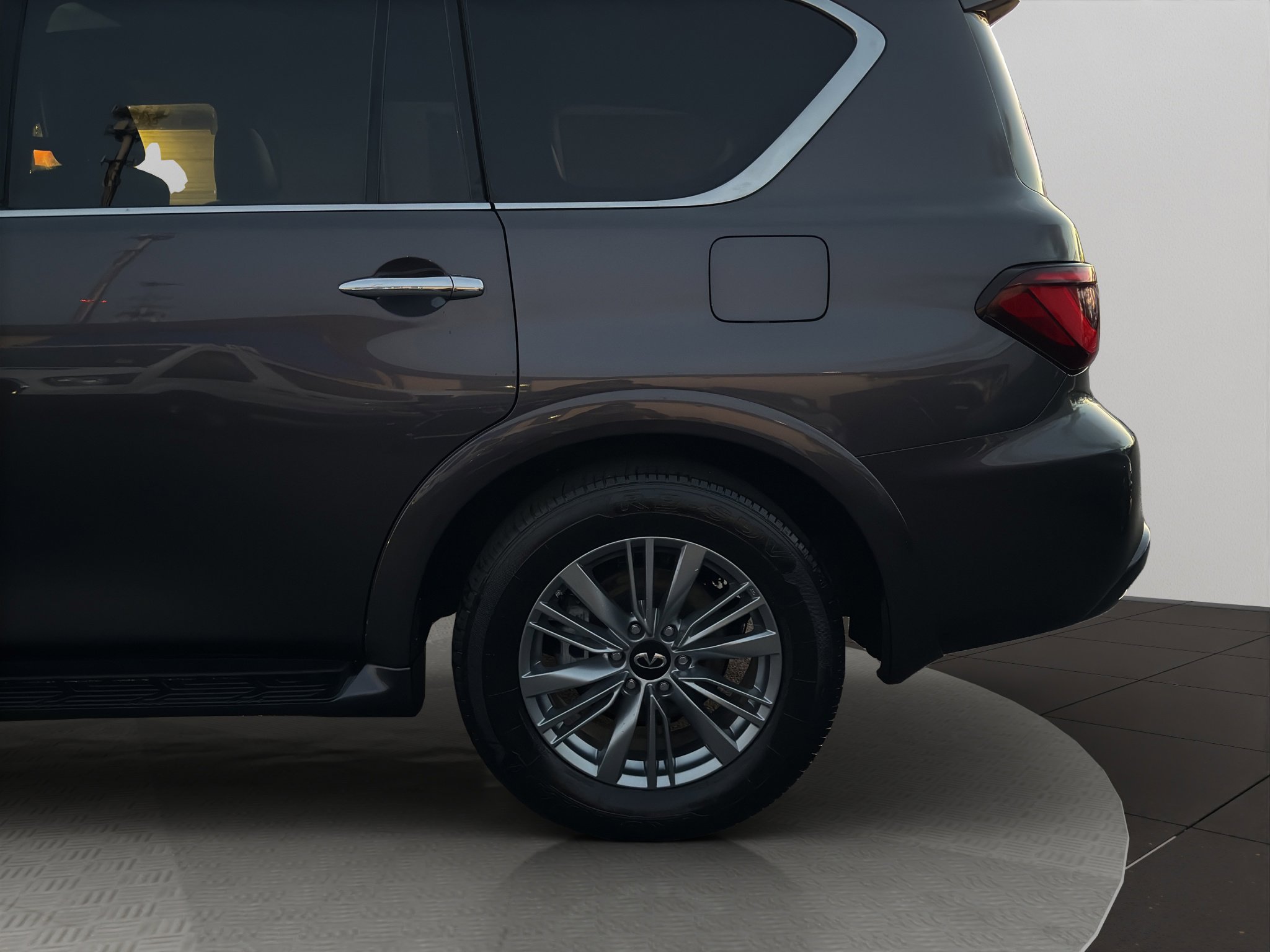 Used 2024 INFINITI QX80 Luxe image 22