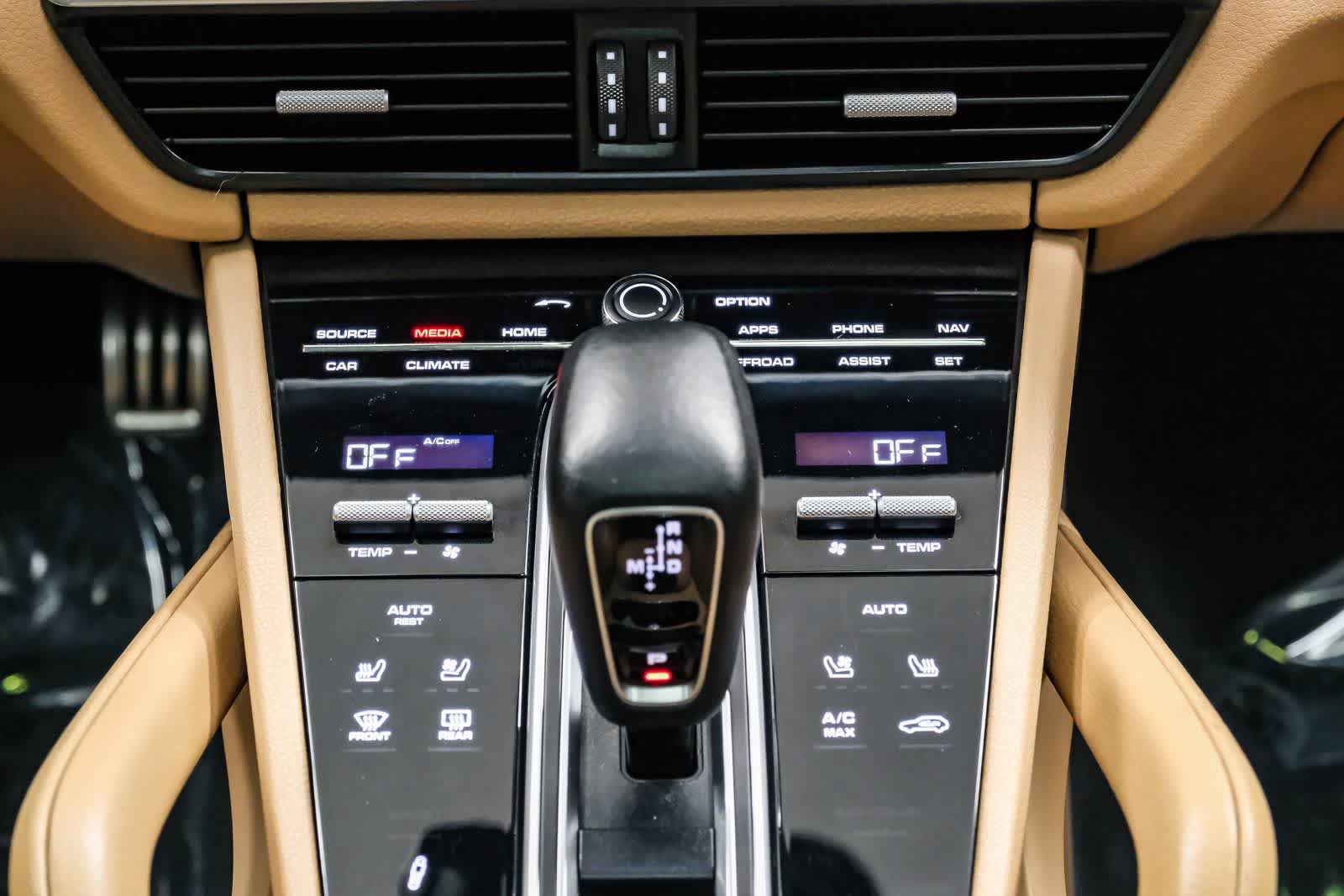 Used 2020 Porsche Cayenne S AWD/4WD image 18