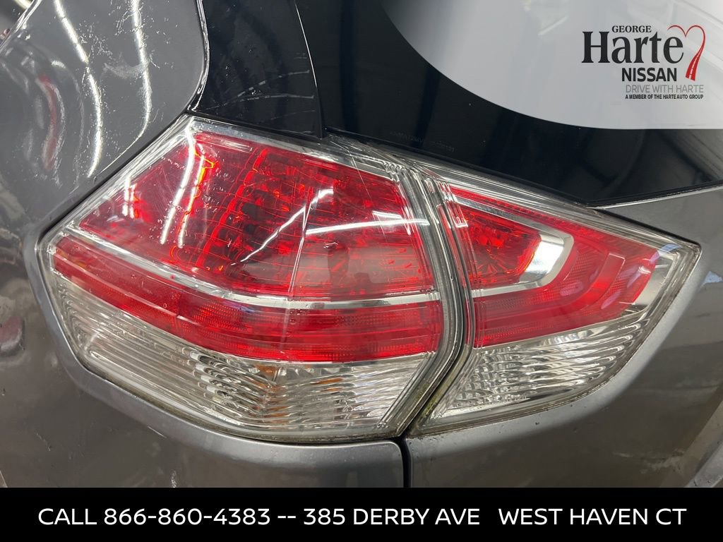 Used 2016 Nissan Rogue SV image 15