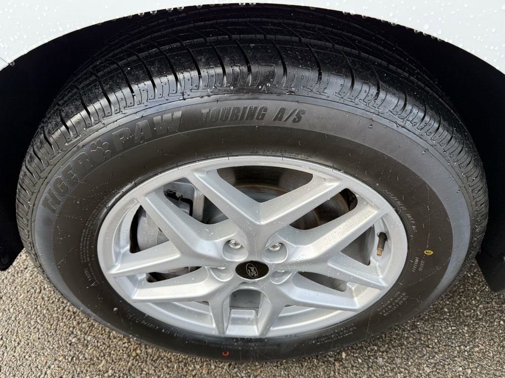 Used 2024 Ford Edge SEL image 10