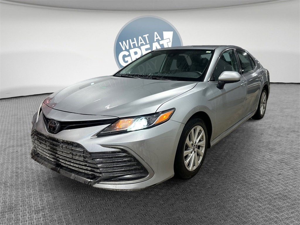 Used 2023 Toyota Camry LE image 8