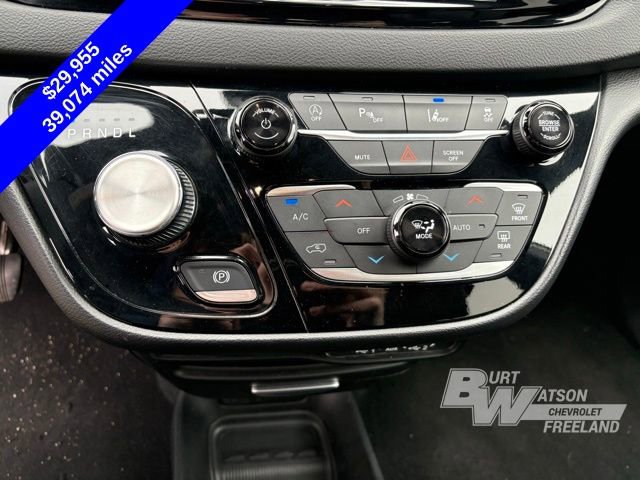 Used 2025 Chrysler Pacifica Select image 20