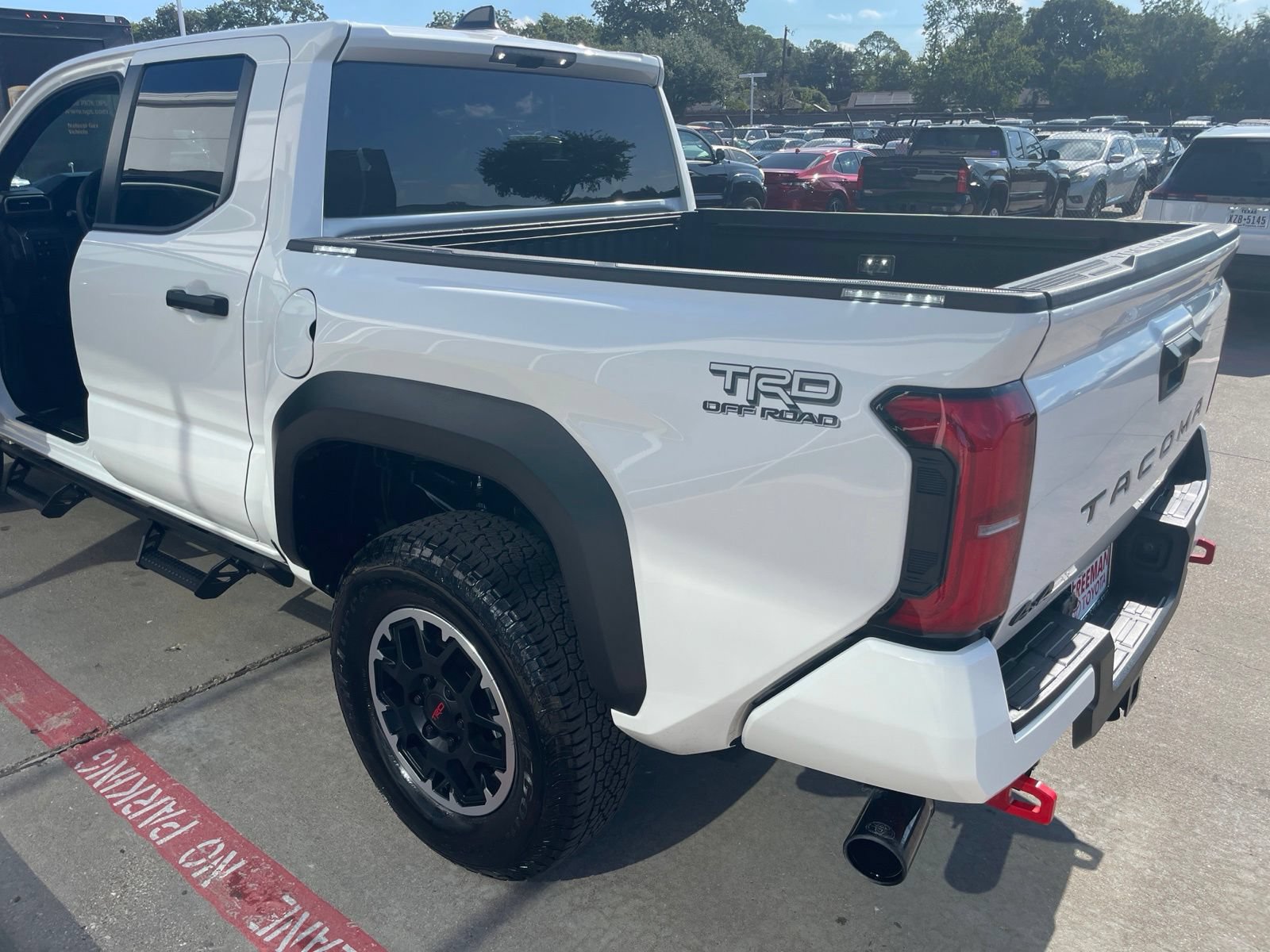 Used 2026 Toyota Tacoma TRD Off-Road AWD/4WD image 7