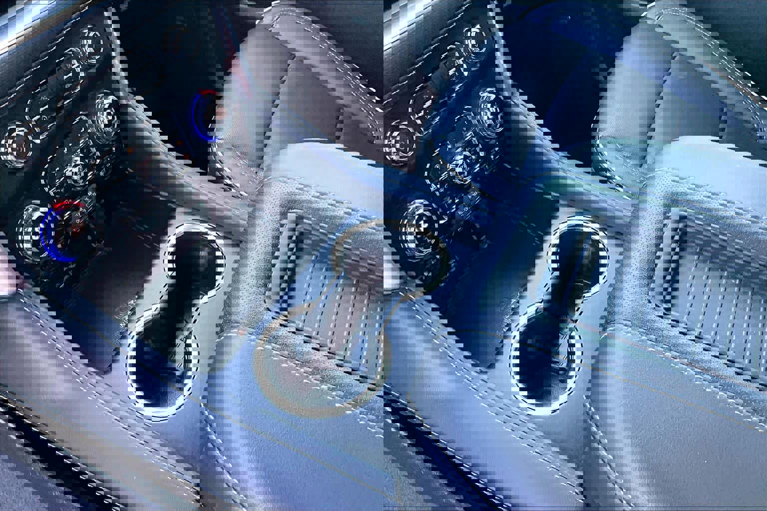 Used 2021 GMC Yukon SLT w/ SLT Premium Package image 17