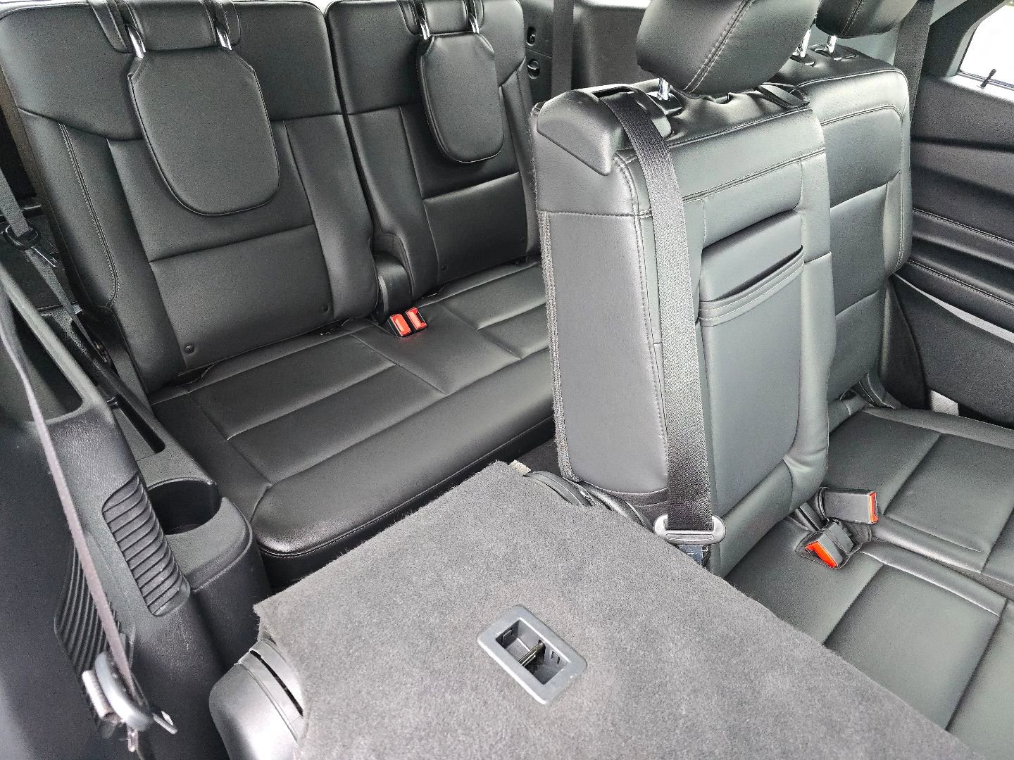 Used 2022 Ford Explorer XLT w/ Equipment Group 202A image 18