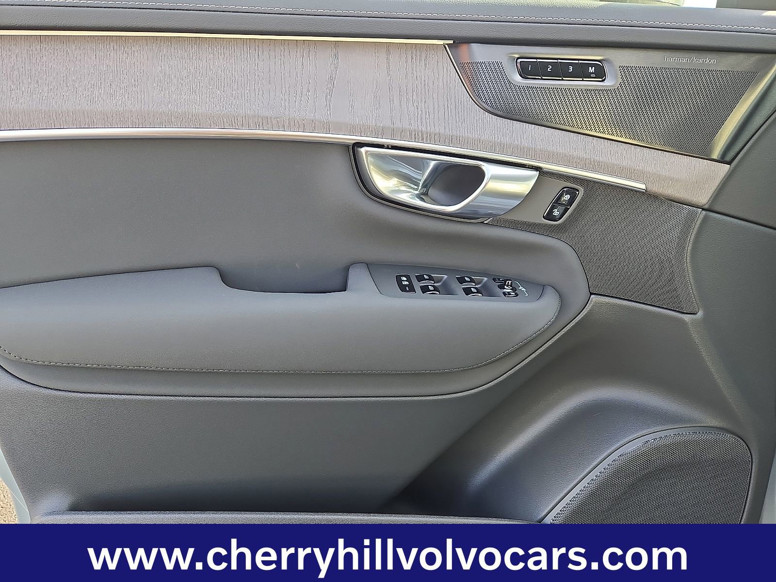 New 2026 Volvo XC90 B6 Ultra w/ Protection Package image 9