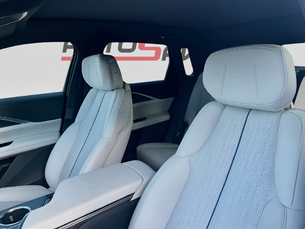 Used 2026 Cadillac Lyriq Luxury RWD image 21