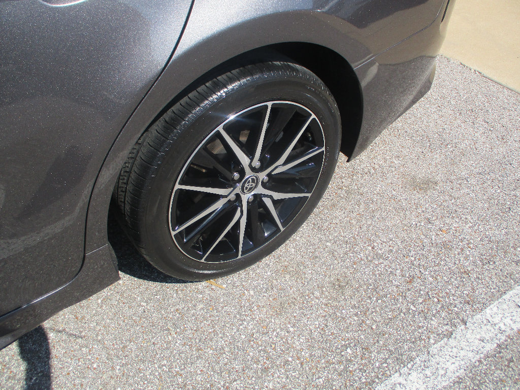 Used 2024 Toyota Camry SE w/ Convenience Package FWD image 21