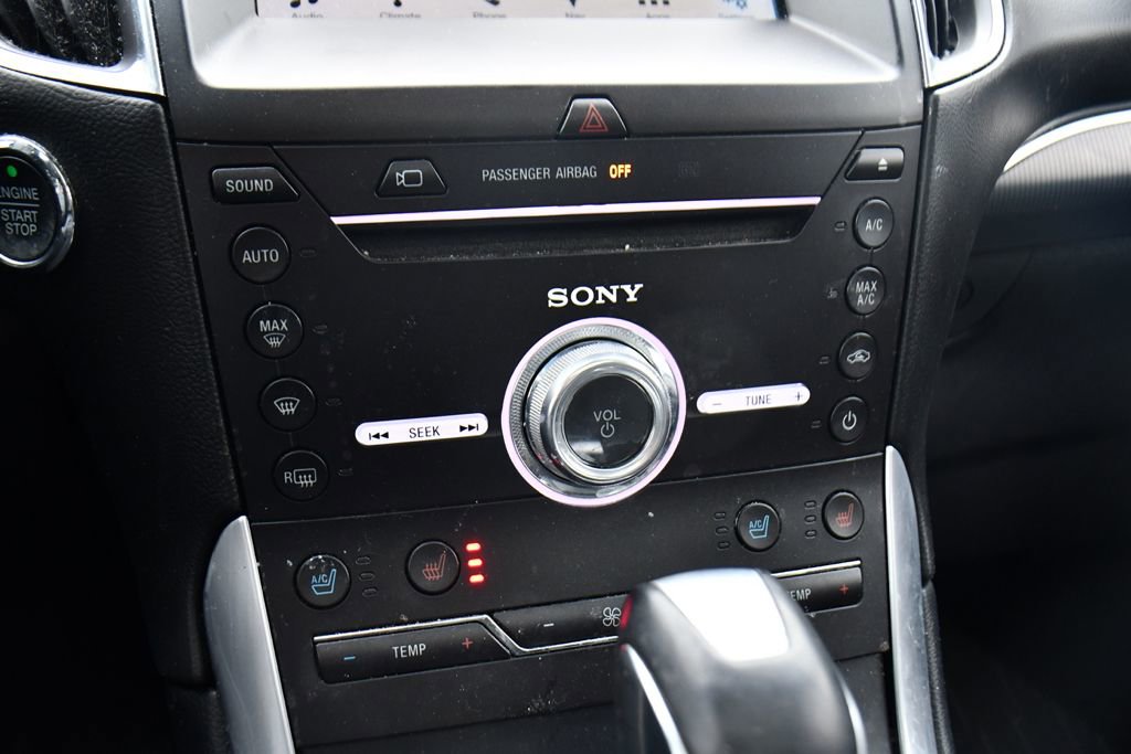 Used 2018 Ford Edge Titanium w/ Equipment Group 302A AWD/4WD image 26