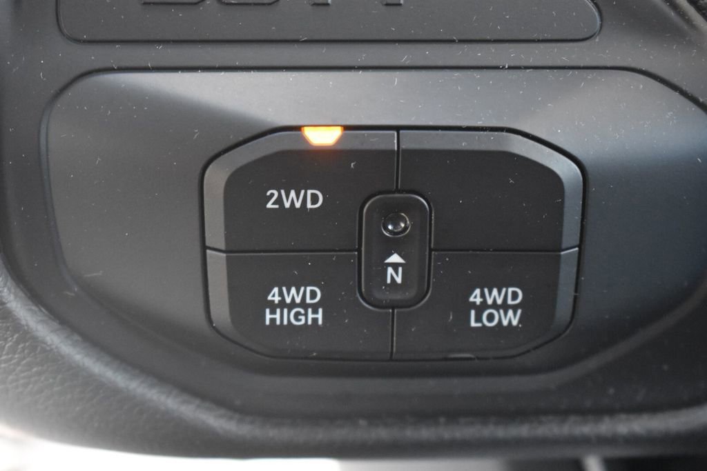 Used 2025 RAM 2500 Big Horn AWD/4WD image 30