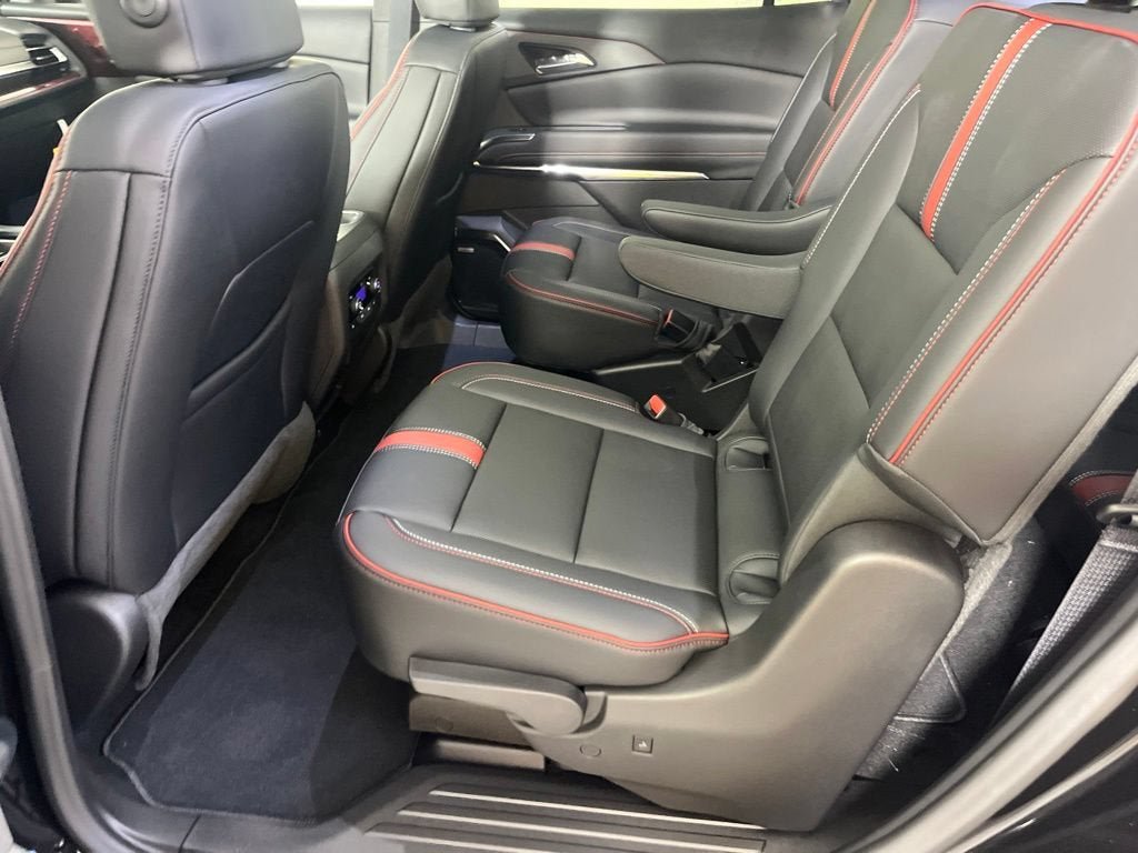 New 2027 Chevrolet Traverse RS FWD image 19
