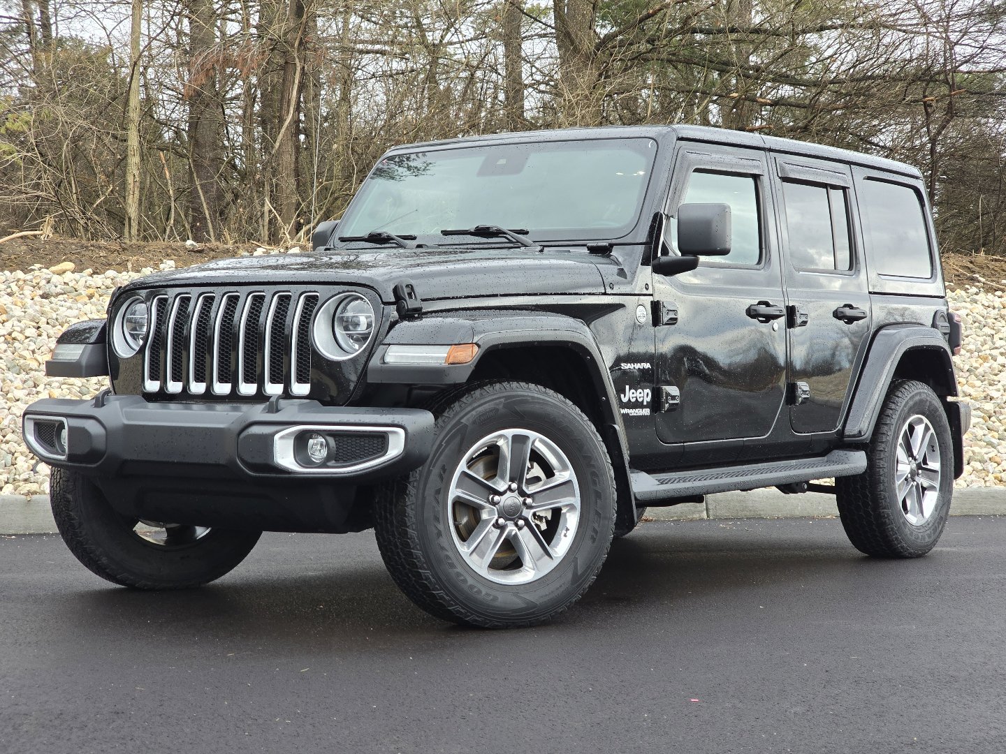 Used 2021 Jeep Wrangler Unlimited Sahara image 2