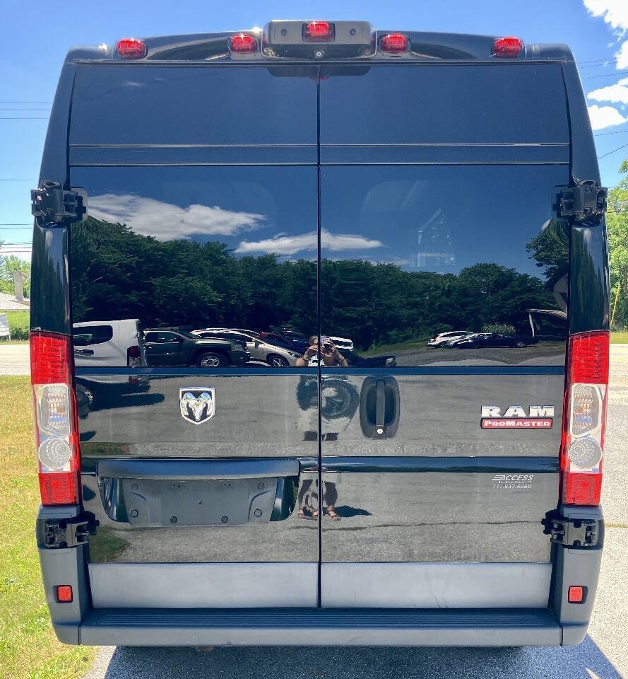 Used 2016 RAM ProMaster 2500 w/ Premium Appearance Group FWD image 9