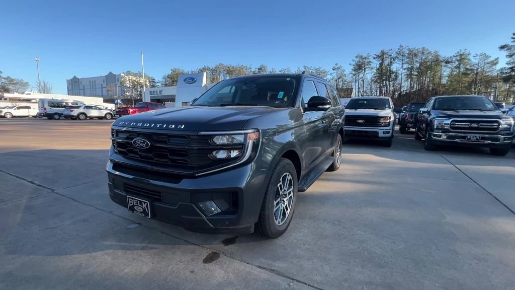 New 2026 Ford Expedition Active image 2