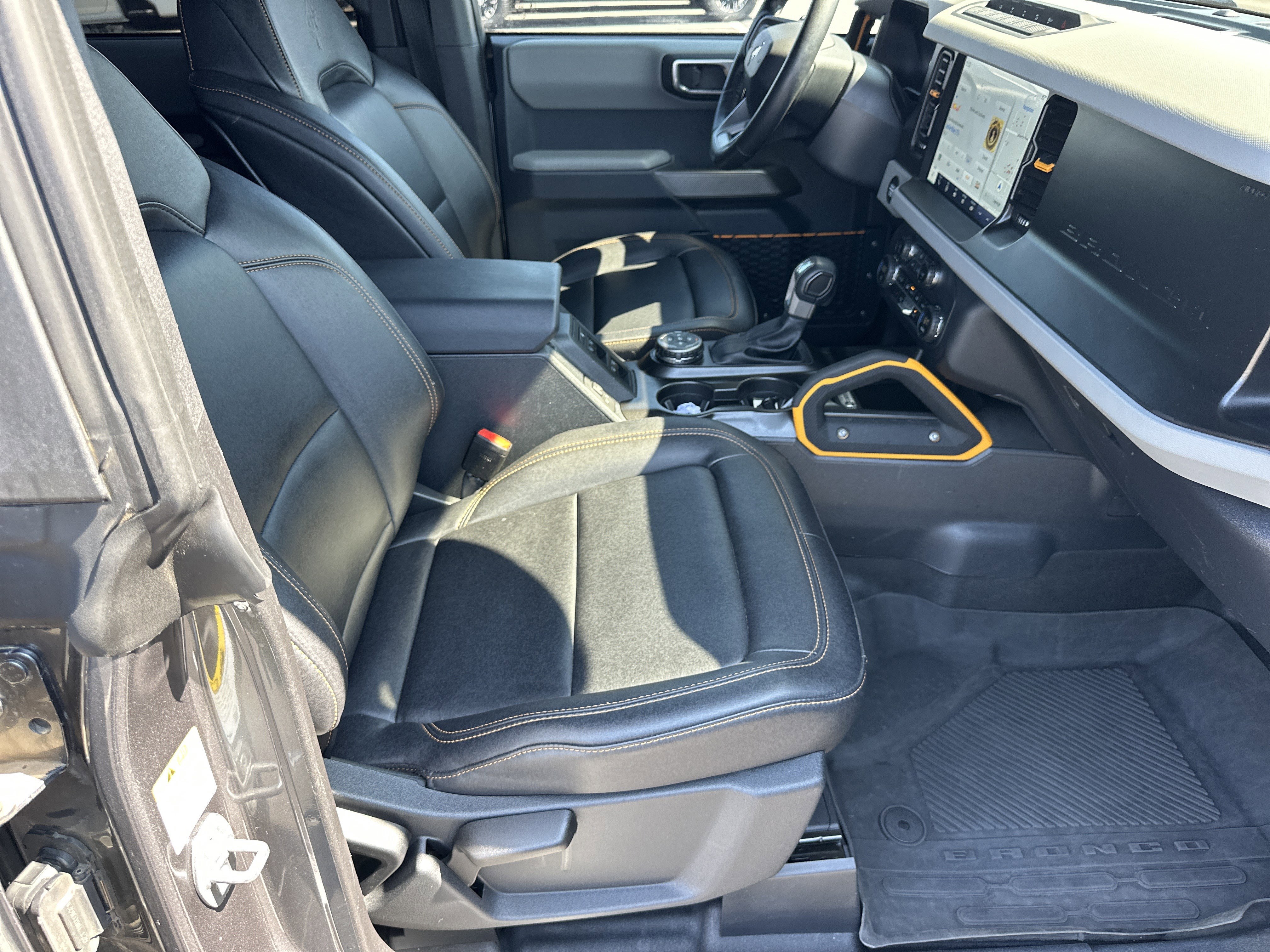 Used 2023 Ford Bronco Badlands w/ Sasquatch Package image 14