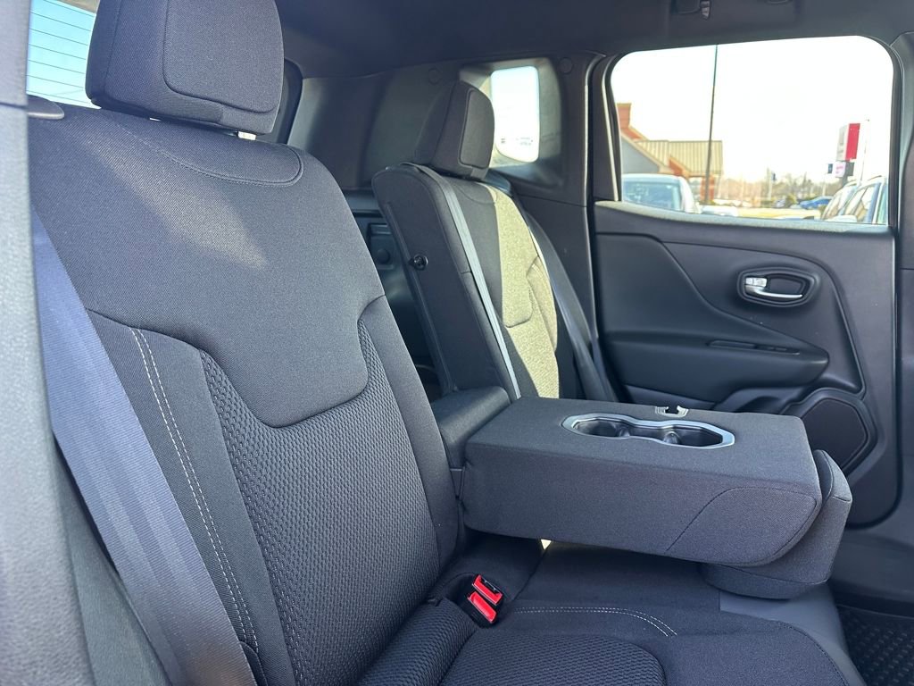 Used 2022 Jeep Renegade Altitude w/ Convenience Group image 16