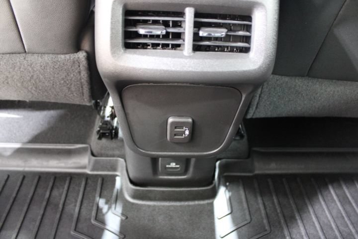 Used 2023 Chevrolet Equinox RS w/ RS Leather Package AWD/4WD image 22