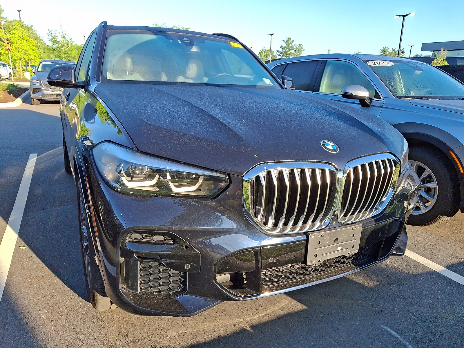 Used 2023 BMW X5 xDrive40i w/ M Sport Package AWD/4WD image 2