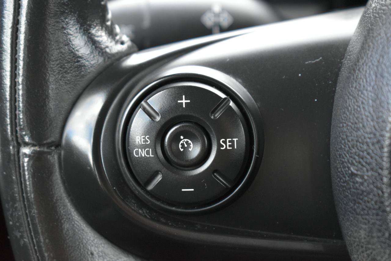 Used 2017 MINI Cooper Clubman FWD image 15