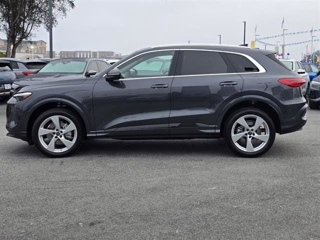 Used 2025 Audi Q5 Premium Plus w/ Premium Plus image 36