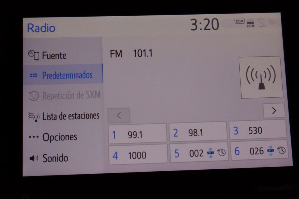 Used 2022 Toyota Camry LE image 29