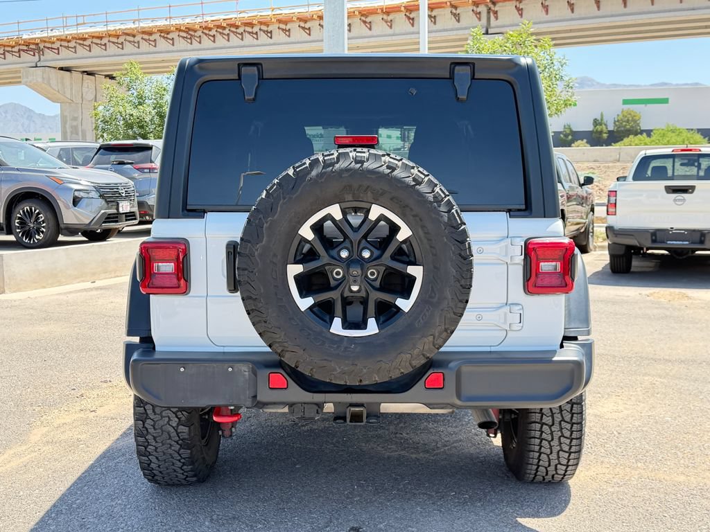 Used 2025 Jeep Wrangler Unlimited Rubicon AWD/4WD image 6