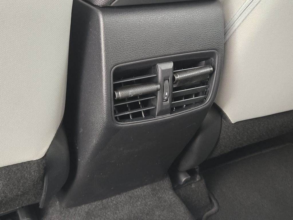 Used 2025 Toyota Corolla Cross L FWD image 31