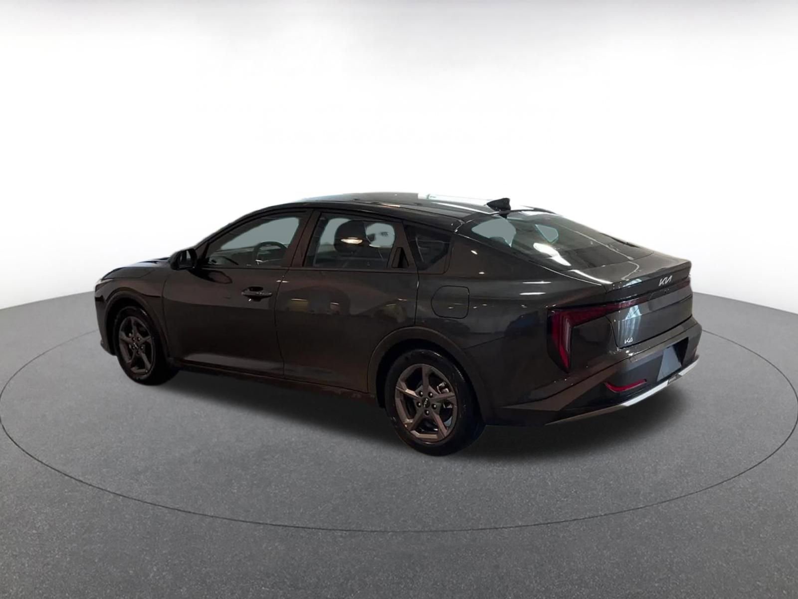 Used 2025 Kia K4 LXS image 10