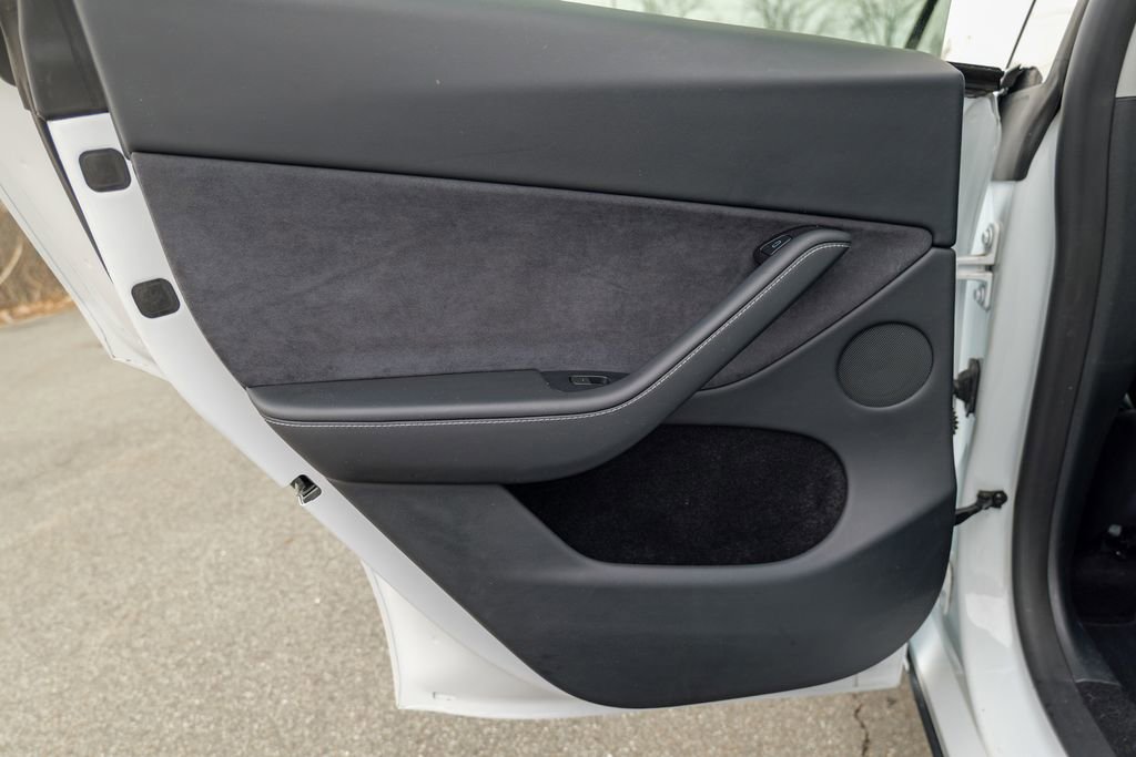 Used 2024 Tesla Model Y Long Range image 24