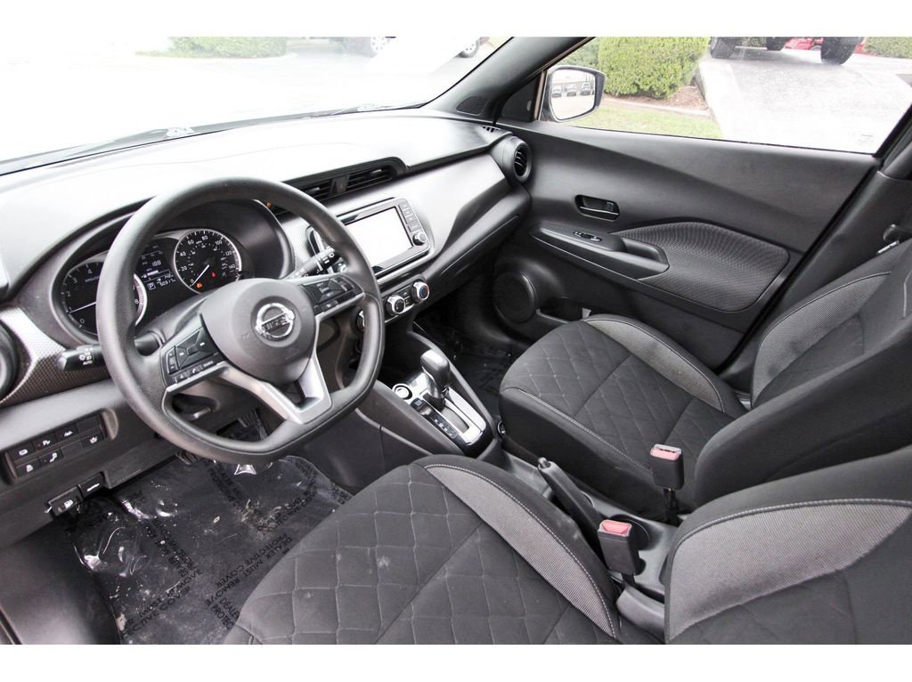 Used 2020 Nissan Kicks S image 12