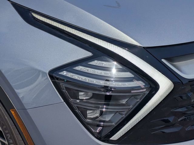 Used 2025 Kia Sportage EX image 9