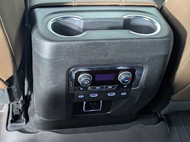 Used 2024 Chevrolet Suburban High Country AWD/4WD image 34
