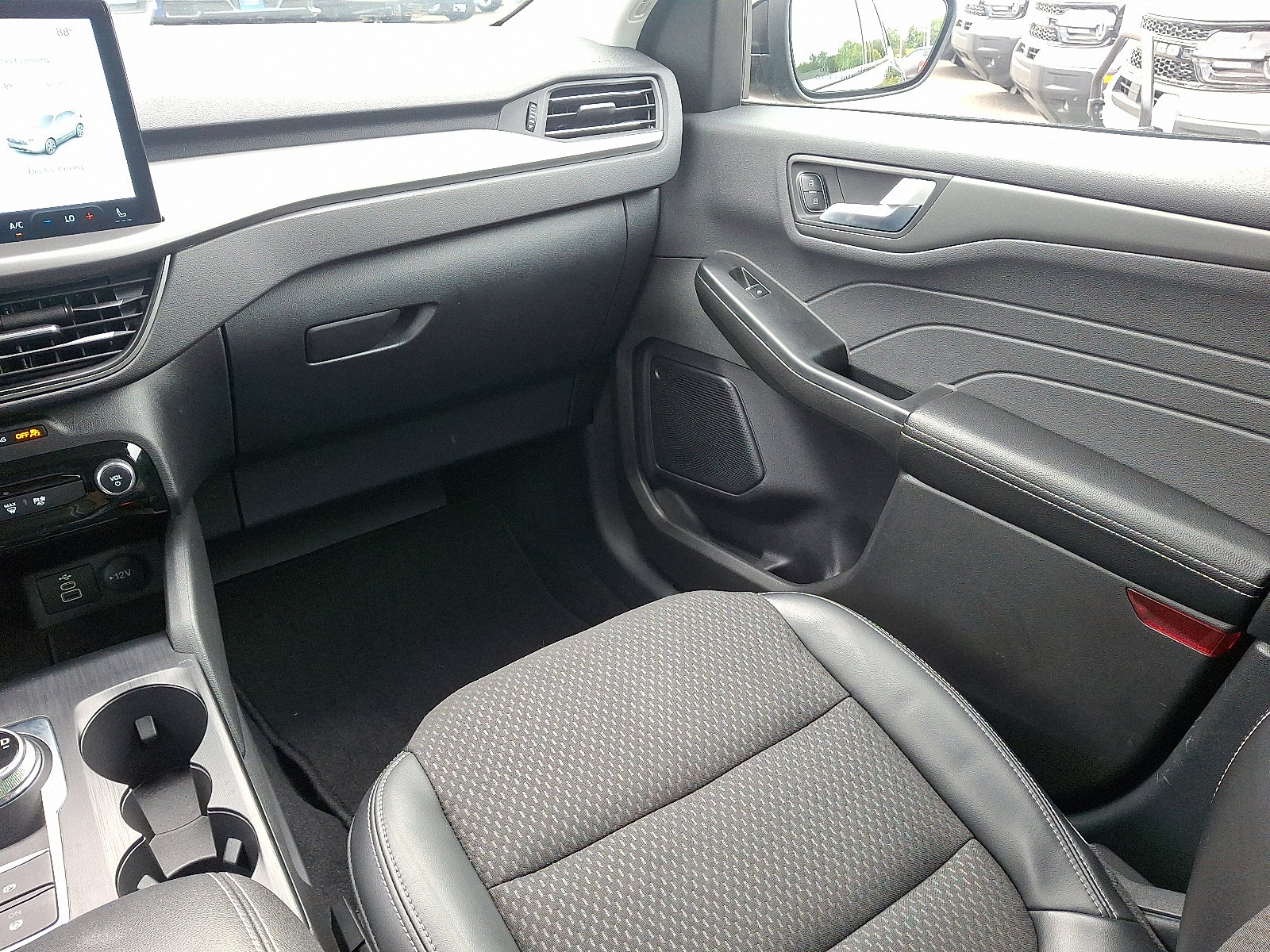 Certified 2024 Ford Escape SE image 16