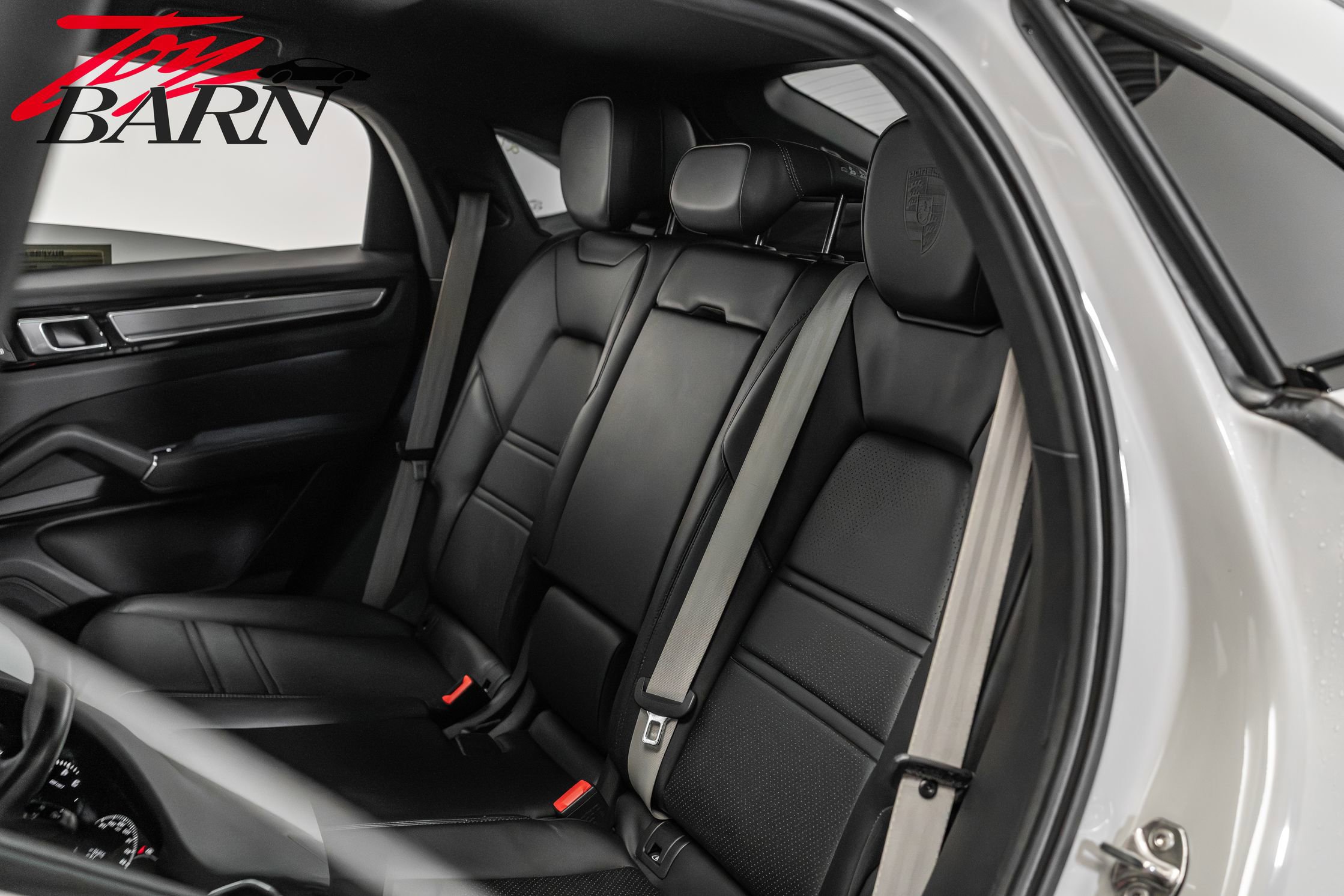 Used 2023 Porsche Cayenne Platinum Edition image 46