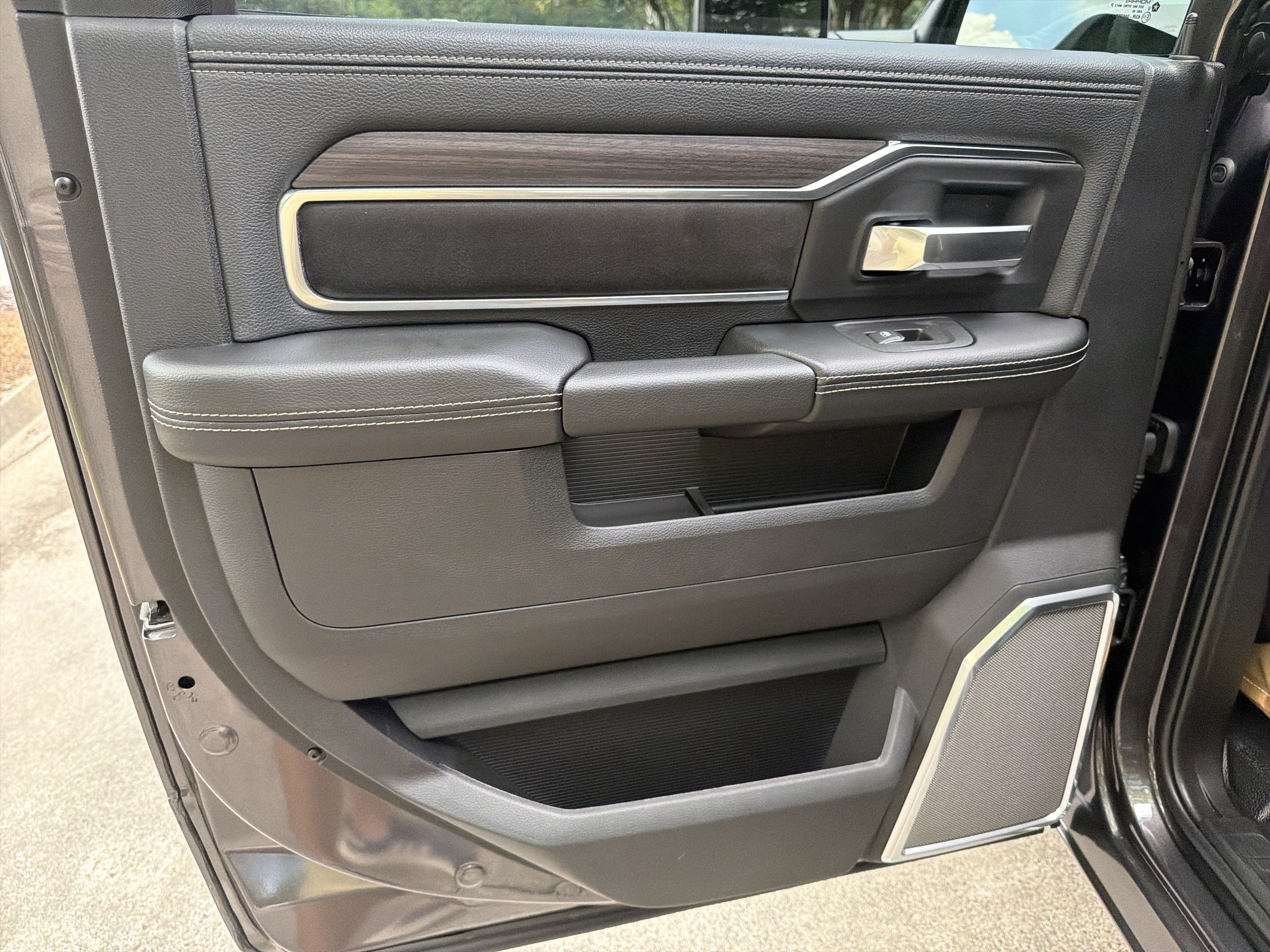 New 2026 RAM 4500 4x4 Crew Cab DRW w/ Laramie Trim Package image 18
