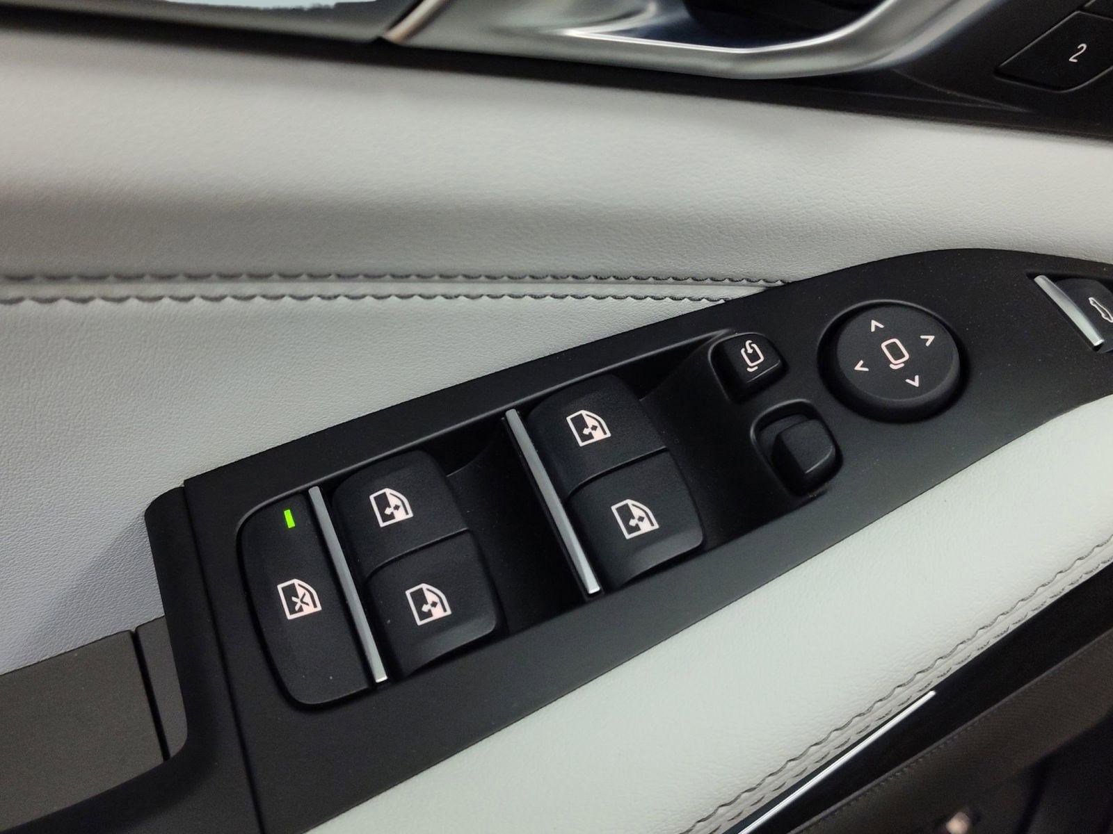 Used 2026 BMW X5 xDrive50e w/ M Sport Package image 12