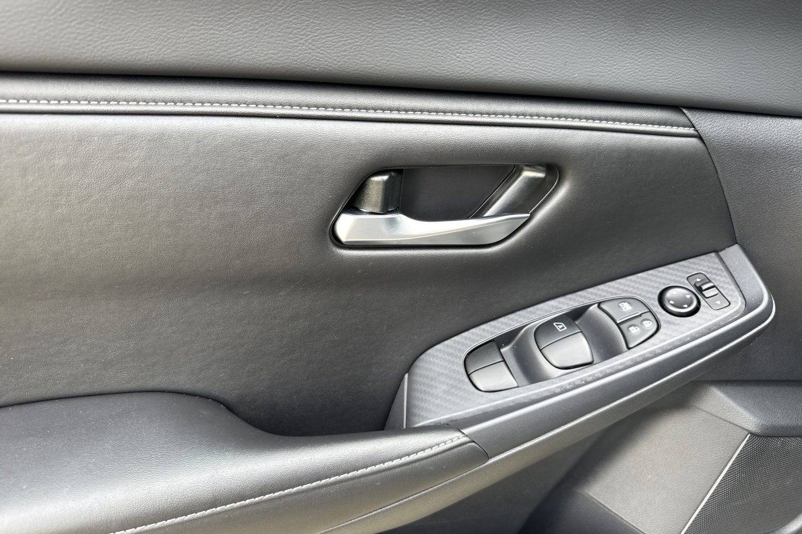 Used 2025 Nissan Sentra SV w/ All-Weather Package image 13