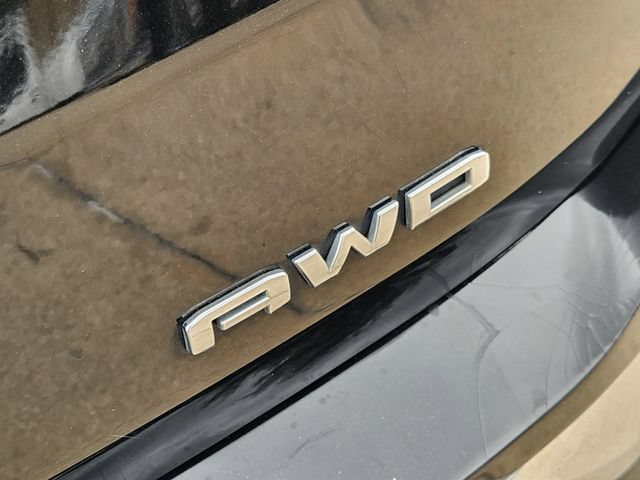 Used 2024 GMC Terrain Denali w/ Black Diamond Edition AWD/4WD image 10