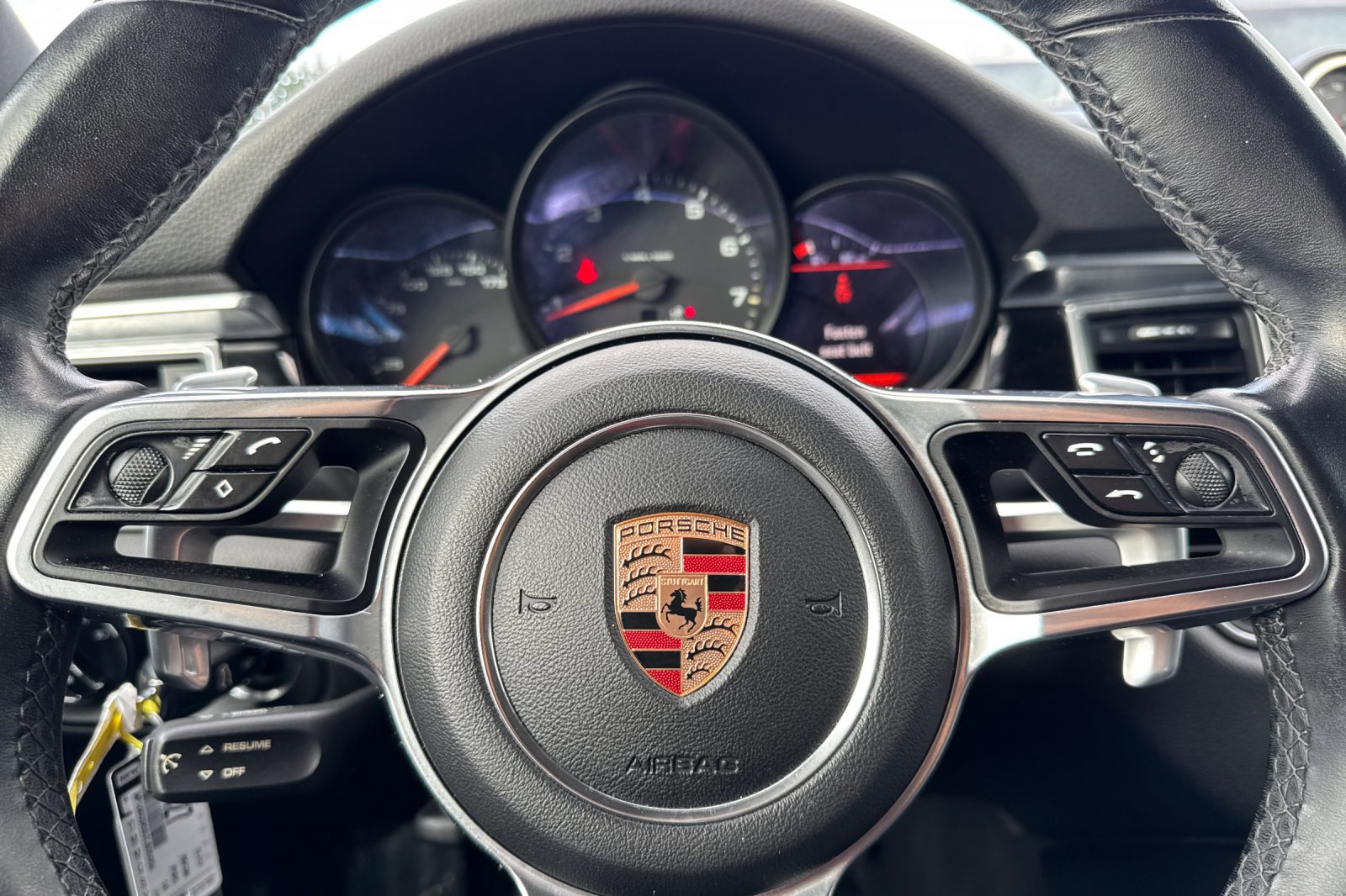 Used 2018 Porsche Macan AWD/4WD image 22