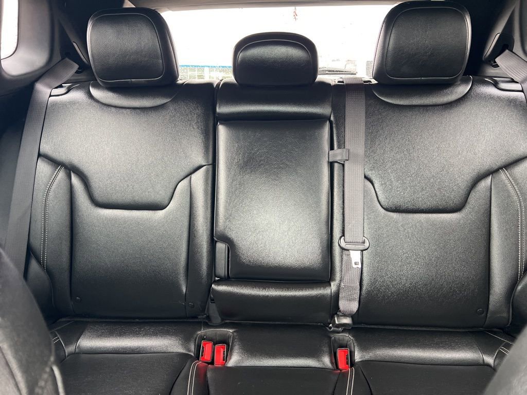 Used 2025 Jeep Compass Limited image 23