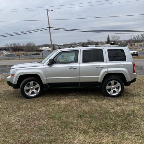 Used 2011 Jeep Patriot Latitude w/ Sun/Sound Group image 4