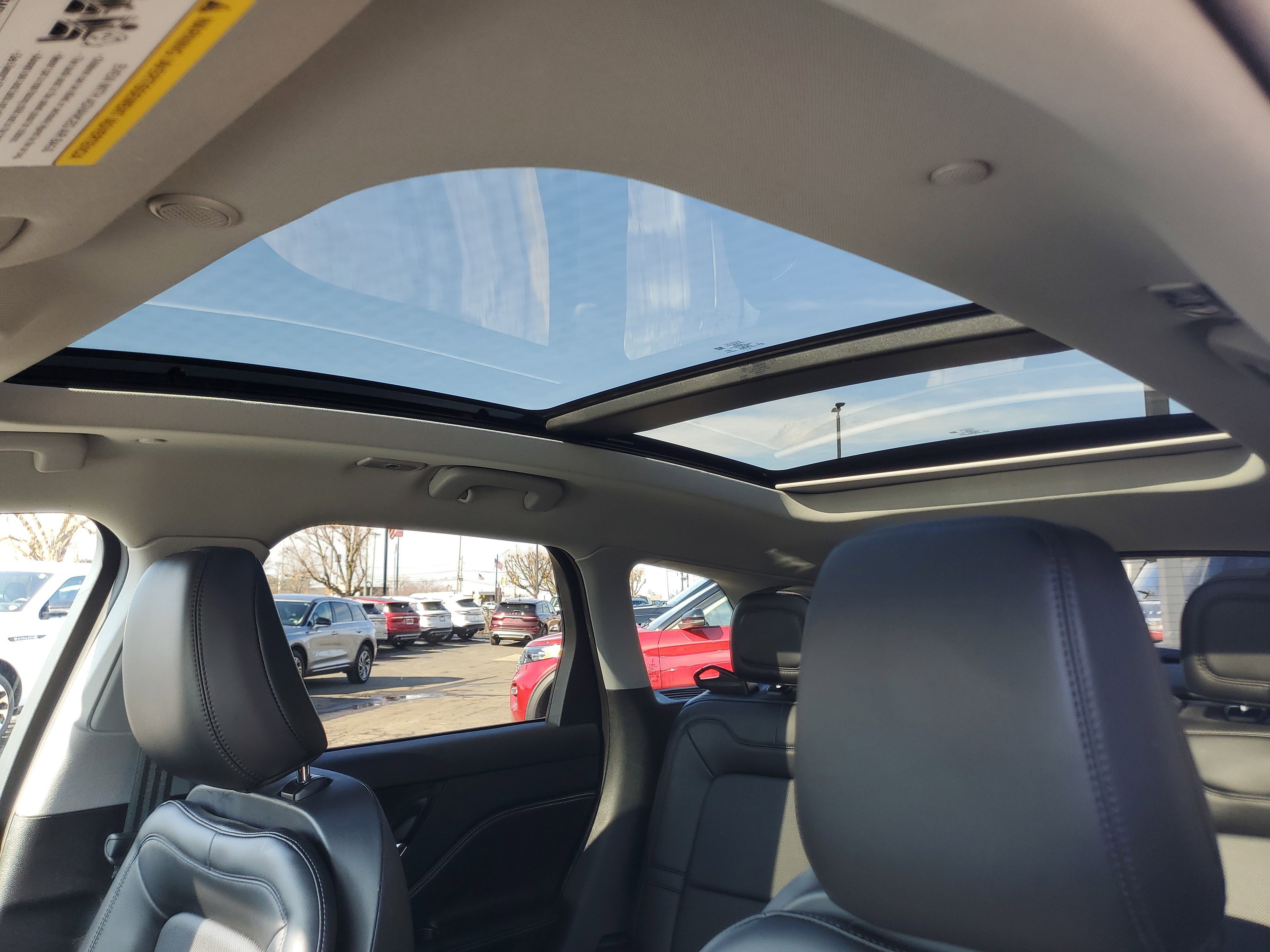 Certified 2022 Lincoln Corsair Reserve w/ Equipment Group 201A image 11