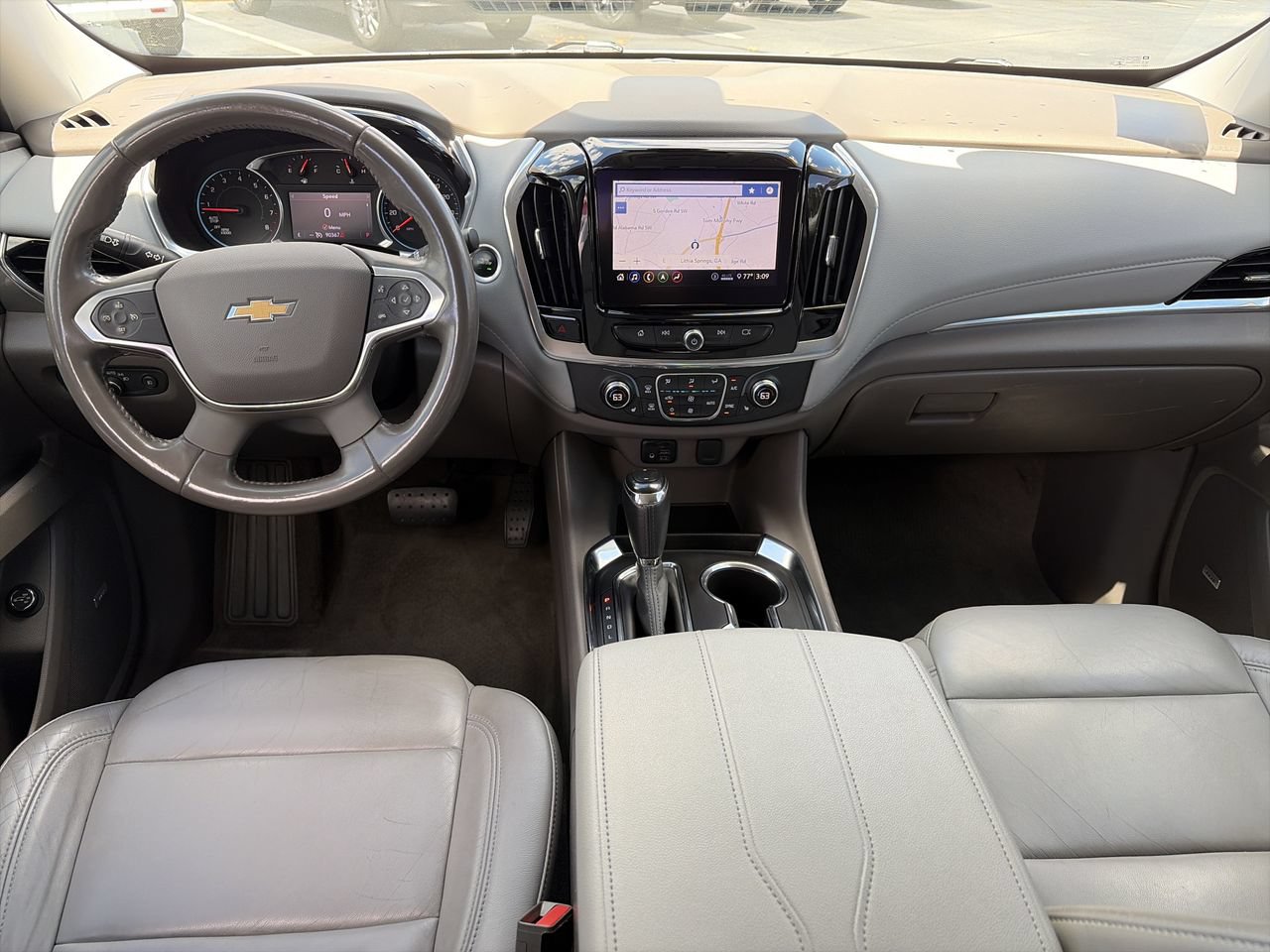 Used 2020 Chevrolet Traverse LT w/ LT Premium Package FWD image 2