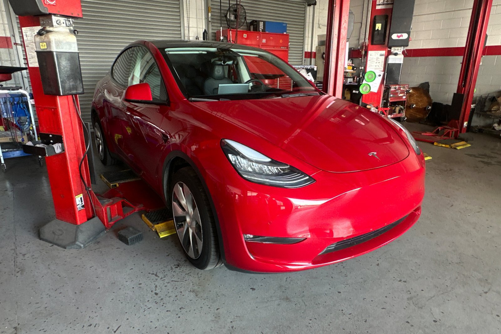 Used 2021 Tesla Model Y Long Range AWD/4WD image 2