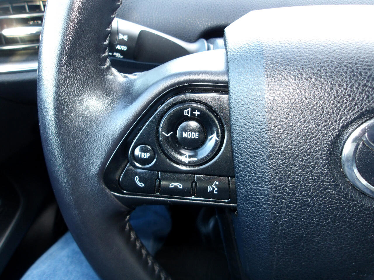 Used 2020 Toyota Prius Prime XLE image 16