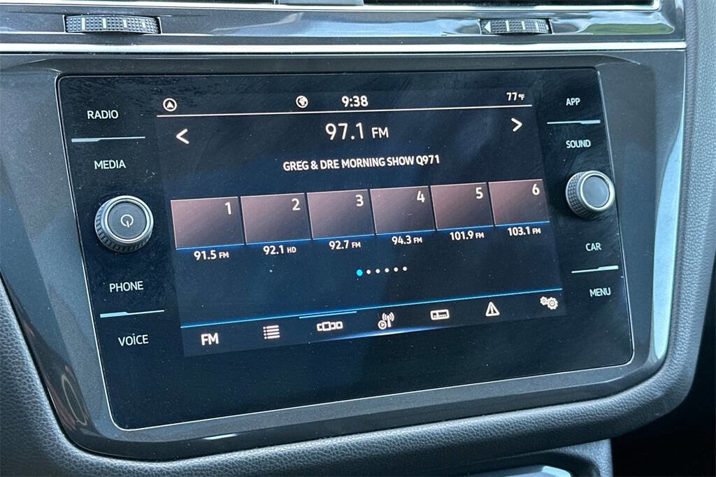 Used 2022 Volkswagen Tiguan SE image 19